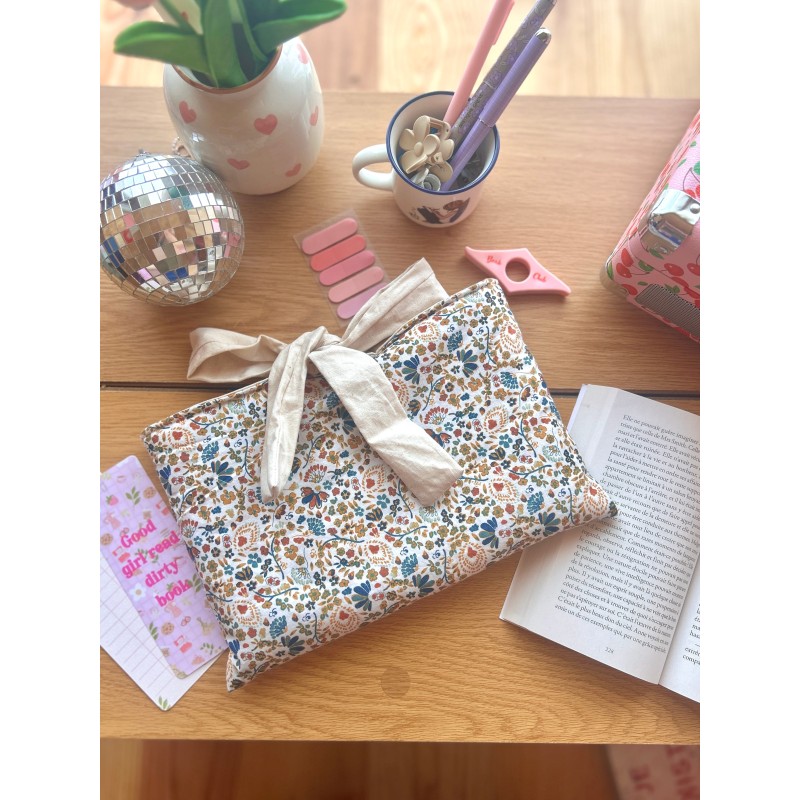 Pochette à livre broché Jasmin avec nœud