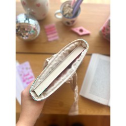 Pochette à livre poche Iris avec nœud