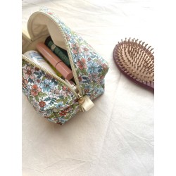 La trousse de toilette Camélia